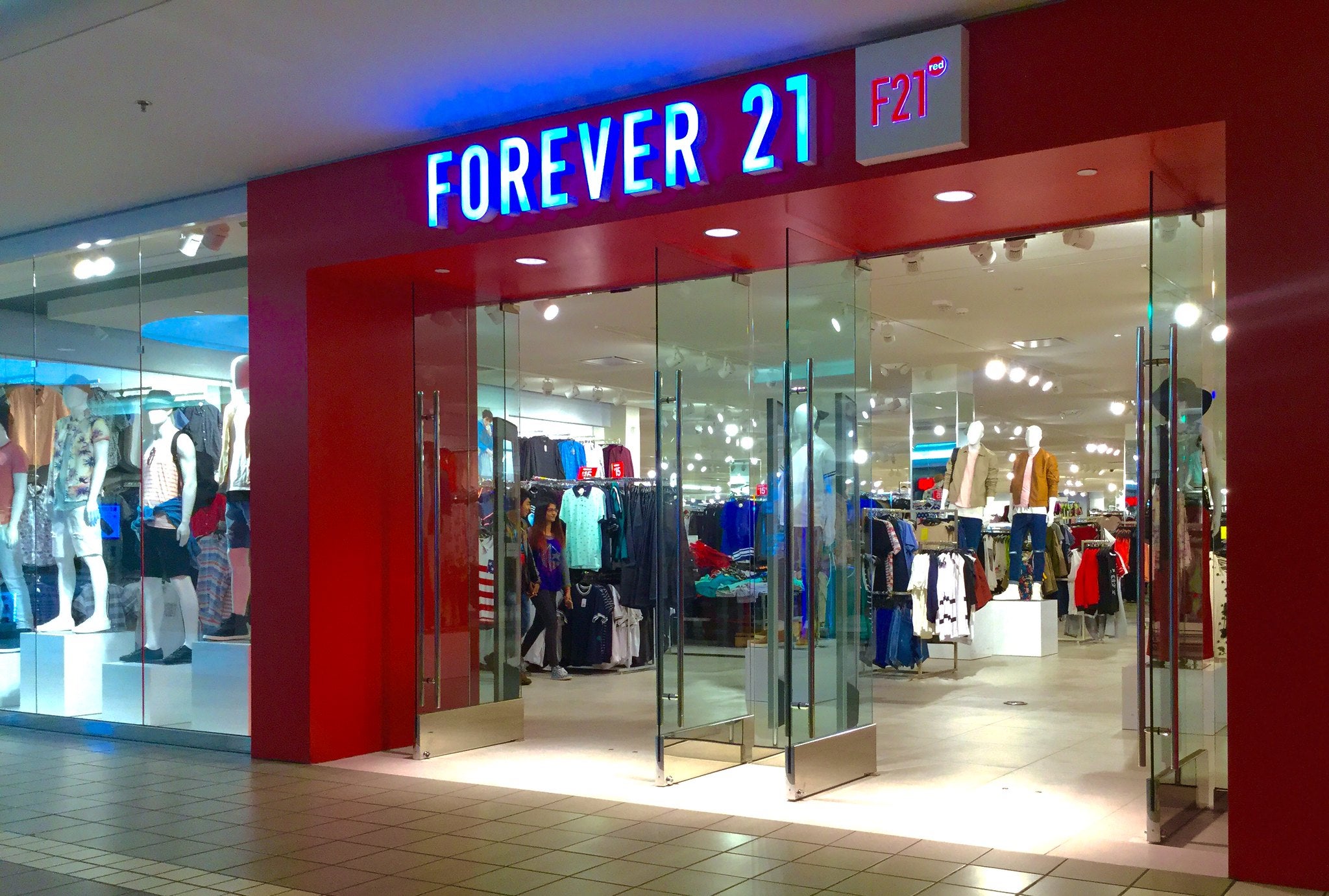 Forever 21 Begins Quietly Opening First Canadian 2.0 Stores [Photos]