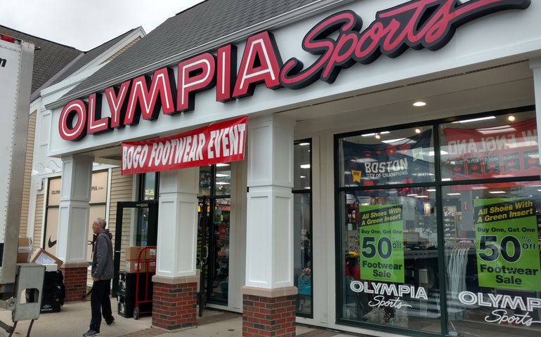 OLYMPIA SPORTS - 210 Andover St, Peabody, Massachusetts - Sporting Goods -  Phone Number - Yelp