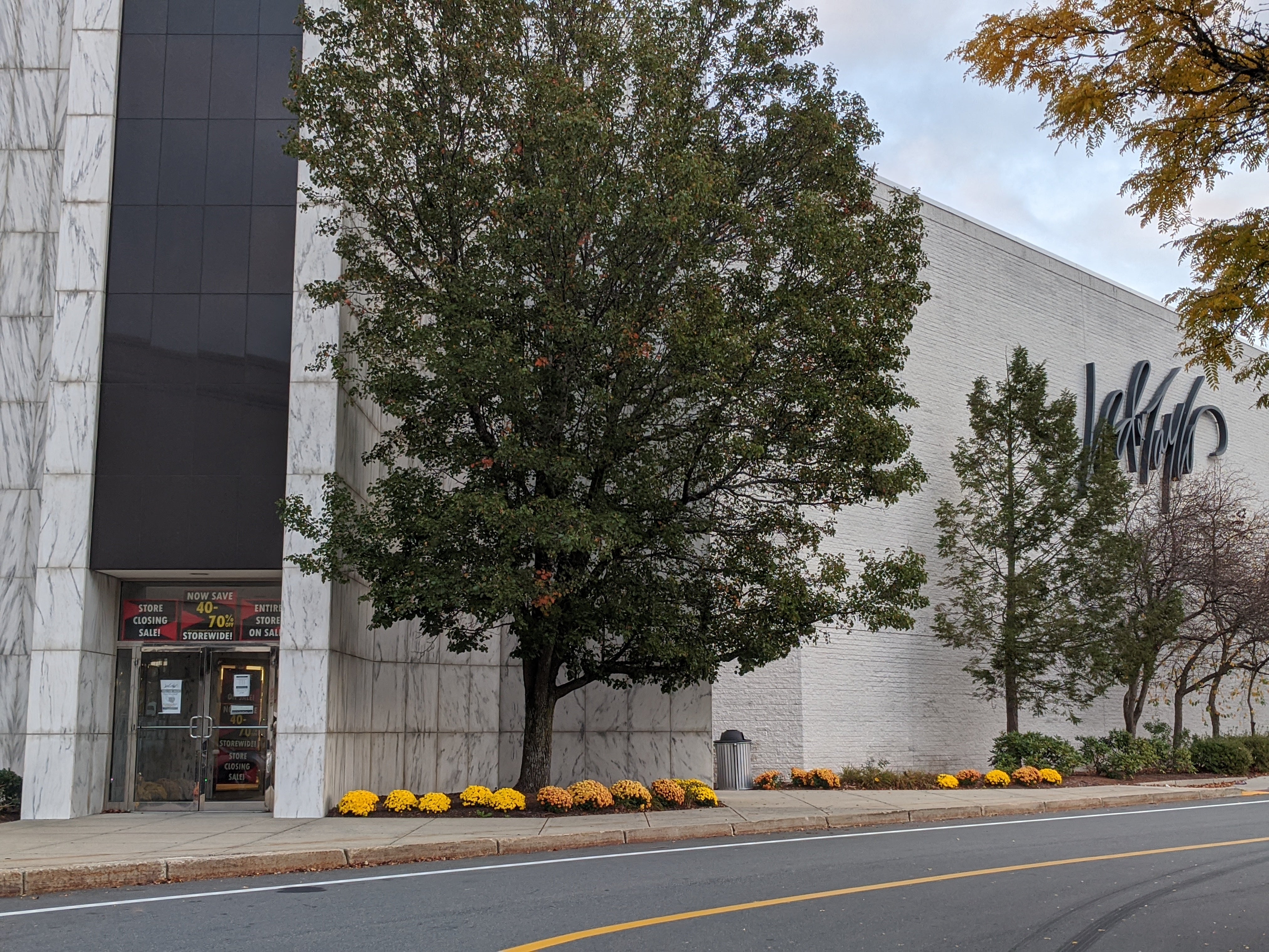 Lord & Taylor closing Natick Mall store