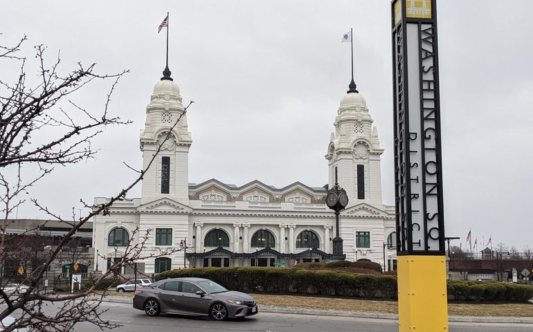 H & hotsell m union station